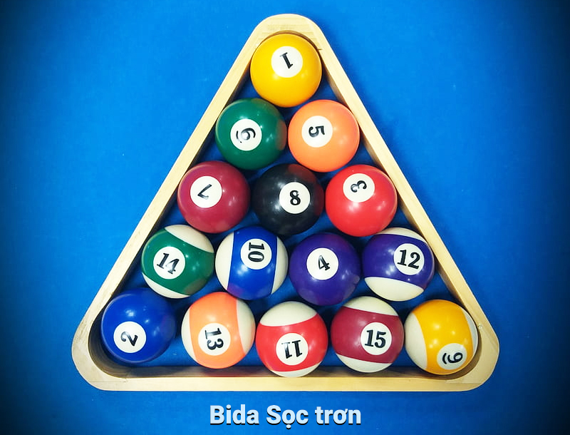 Bida lỗ 8 bi hay còn gọi là bida sọc trơn